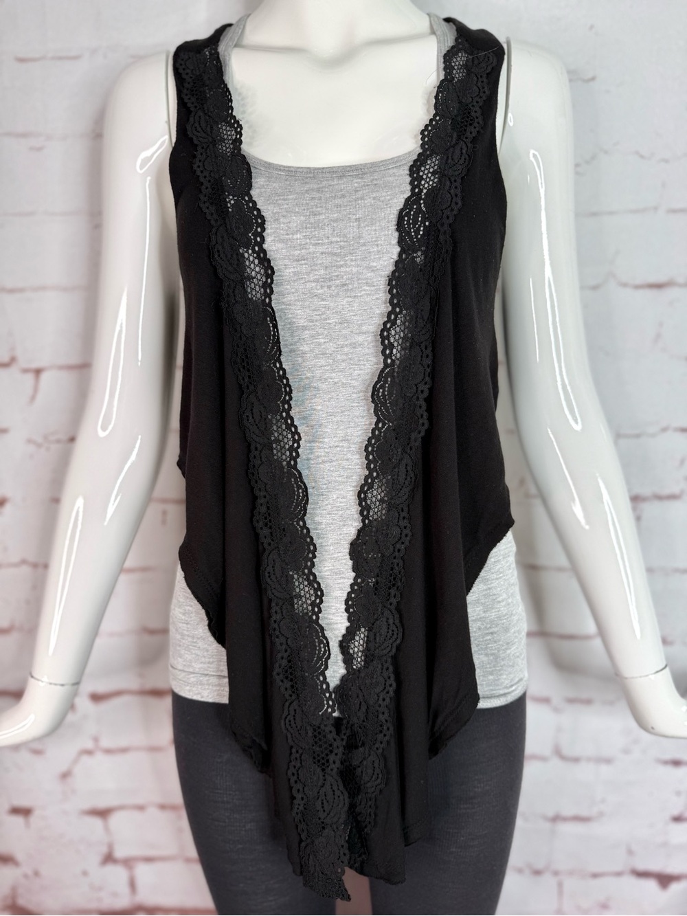 VIXEN Y2K Boho Goth Grunge Indie Festival Black Lace Edge Open Front Vest Medium - Picture 4 of 12